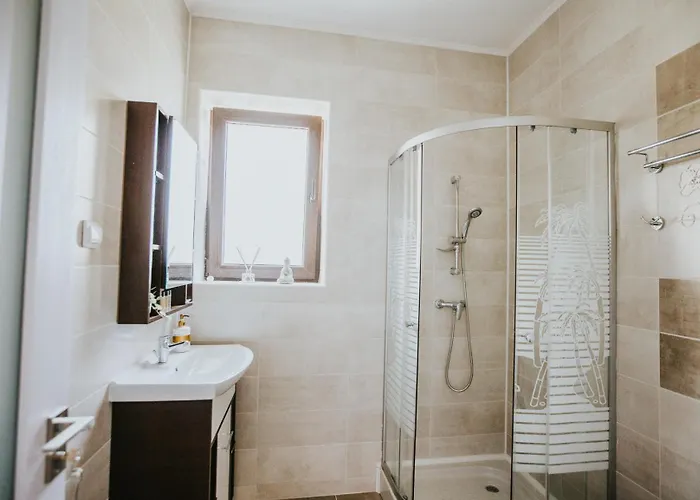 Victoria One Apartment